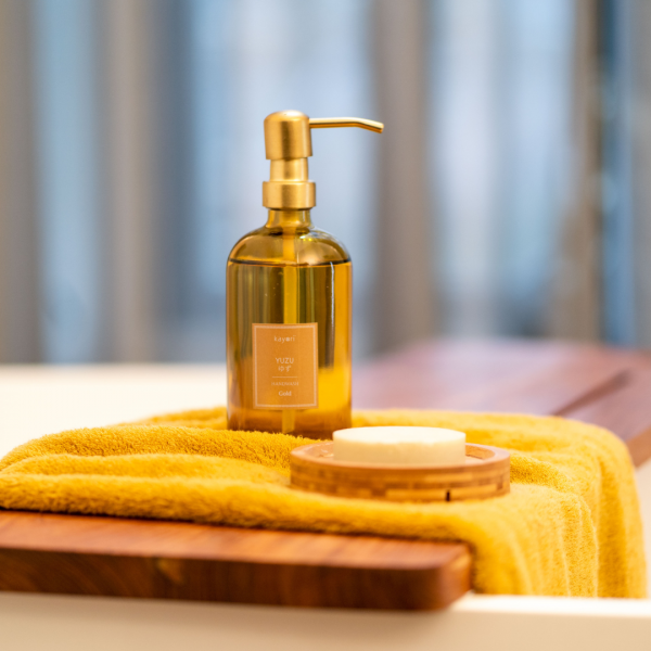 Kayori - Hair & Body Wash - Glas - 500ml - Yuzu - Goud